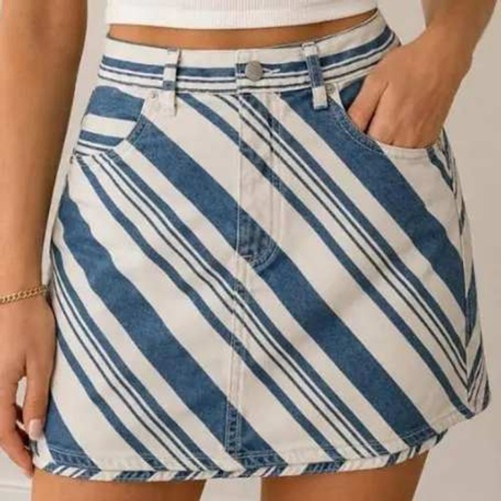 Universal Thread Denim Skirt Women 6 Blue Stripe A-Line Mini Nautical Casual